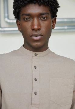 Pier One Hombre Camisa - Taupe -Ofertas Pier One Tienda 02bf2dafeb9f48aca132a39f3c9562ef