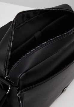 Pier One Hombre Bandolera - Black -Ofertas Pier One Tienda 08cbec2d6273402ca574ee57c6f4aaae