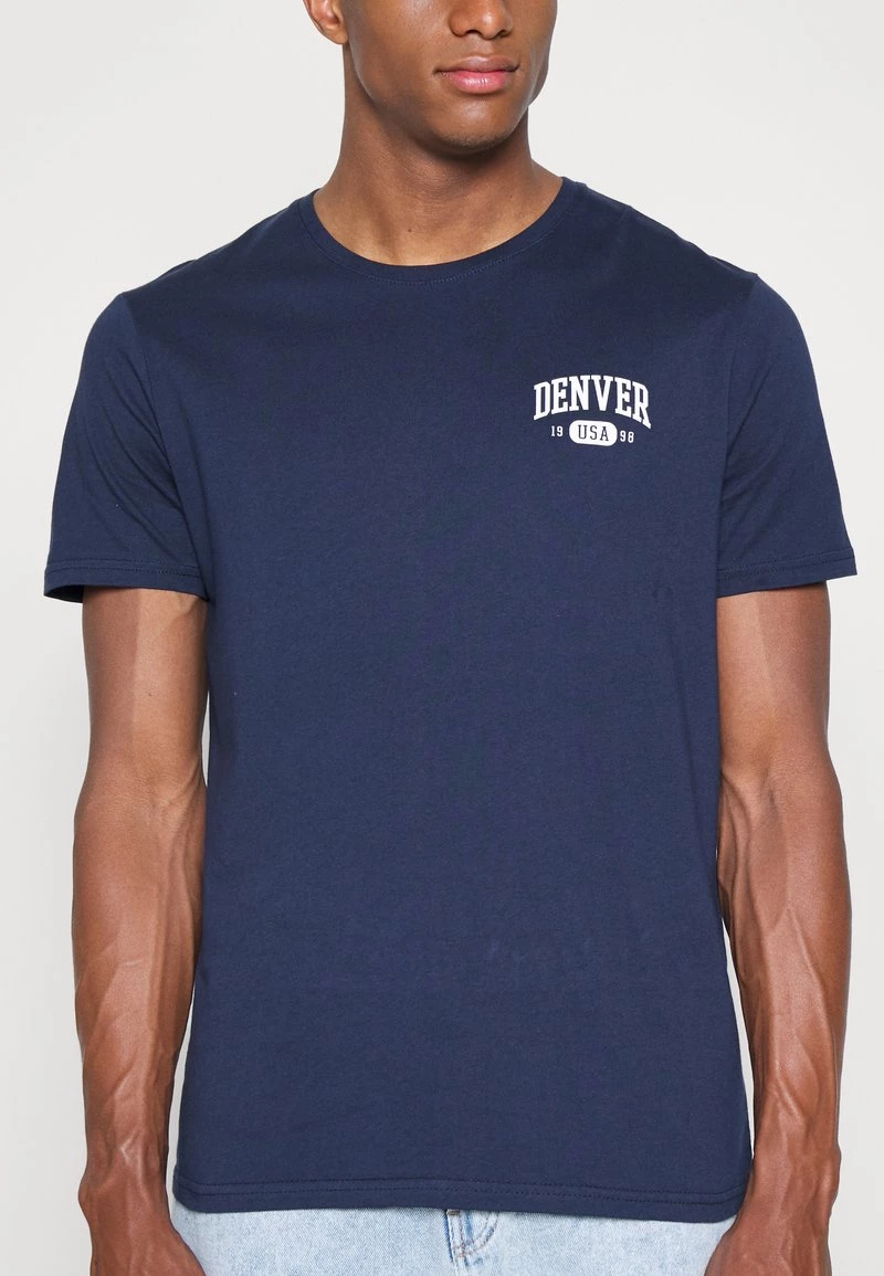 Pier One Hombre GRAPHIC T-SHIRT - Camiseta Estampada - Dark Blue 9 Pier One Hombre GRAPHIC T-SHIRT - Camiseta Estampada - Dark Blue - Imagen 7