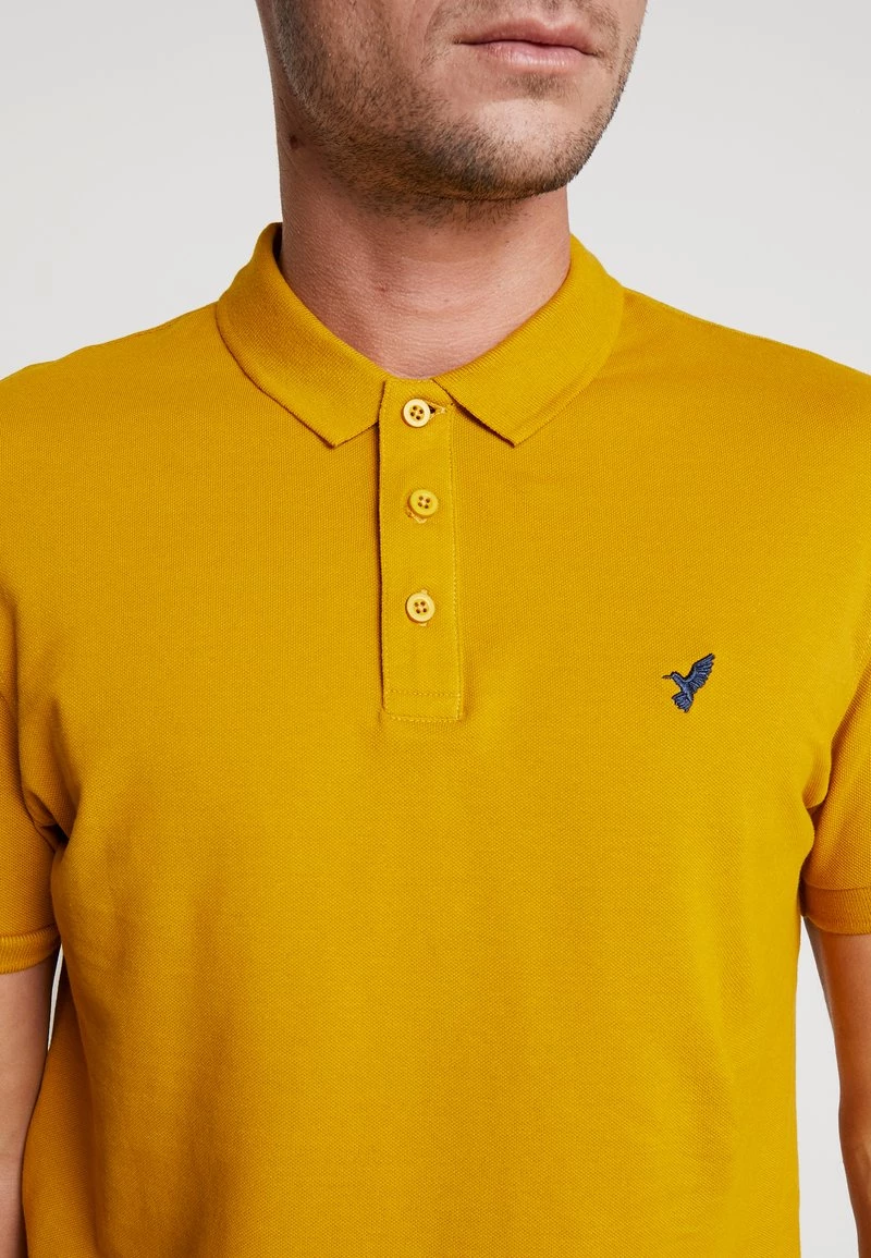 Pier One Hombre Polo - Mustard 8 Pier One Hombre Polo - Mustard - Imagen 6
