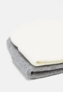 Pier One Unisexo 2 PACK UNISEX - Gorro - Grey/white -Ofertas Pier One Tienda 1f4b87b05aa84920b52c64cb2f027e5b