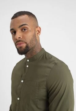 Pier One Hombre Camisa - Oliv 11 Pier One Hombre Camisa - Oliv -Ofertas Pier One Tienda 259eaf52e4d4427a96fee394df68933f