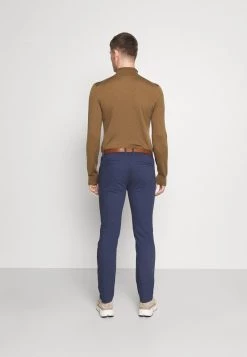Pier One BELTED - Pantalones Chinos - Dark Blue, Hombre -Ofertas Pier One Tienda 2fd93301a4b94bafb1c4d366c8dbf91f