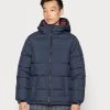 Pier One Hombre BASIC PUFFER JACKET WITH CONTRAST HOOD - Chaqueta De Invierno - Dark Blue/bordeaux -Ofertas Pier One Tienda 369f4e6e9cfb470a9dd41982fe8e33c1