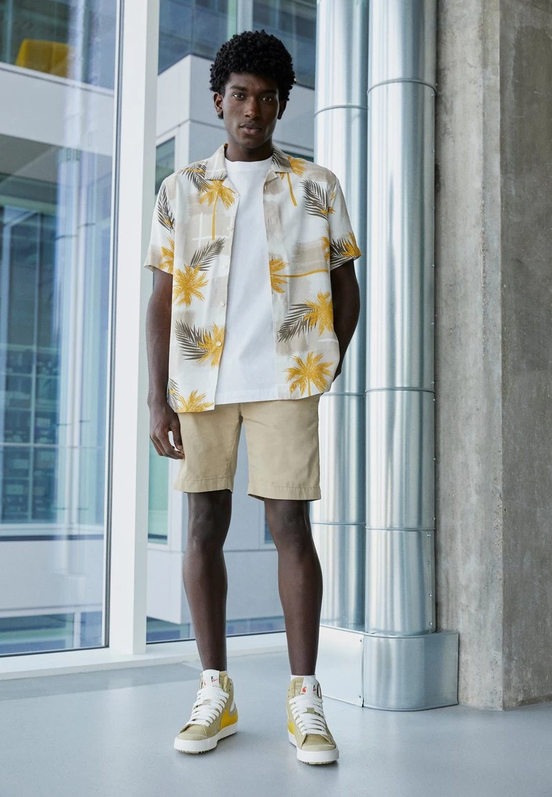 Pier One Hombre 2 PACK - Shorts - Dark Blue/tan 3 Pier One Hombre 2 PACK - Shorts - Dark Blue/tan