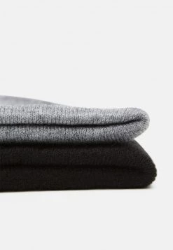 Pier One Unisexo 2 PACK UNISEX - Gorro - Black/grey -Ofertas Pier One Tienda 55a5598cc548418184d9aad0f4362f9a