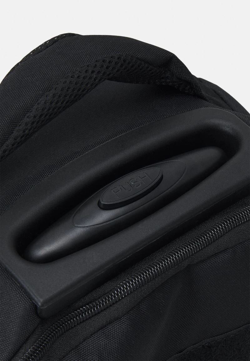 Pier One Unisexo MULTIFUNCTIONAL TROLLEY UNISEX - Mochila - Black 8 Pier One Unisexo MULTIFUNCTIONAL TROLLEY UNISEX - Mochila - Black - Imagen 6