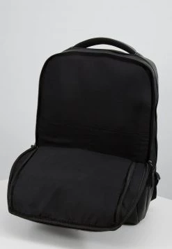 Pier One Hombre Mochila - Black 15 Pier One Hombre Mochila - Black -Ofertas Pier One Tienda 61fe40ca8f0540e3b5369e18f397e9b7