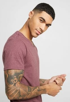 Pier One Camiseta Básica - Mottled Bordeaux, Hombre 11 Pier One Camiseta Básica - Mottled Bordeaux, Hombre -Ofertas Pier One Tienda 64636f97fa9041078d1ca47cf5e1738b