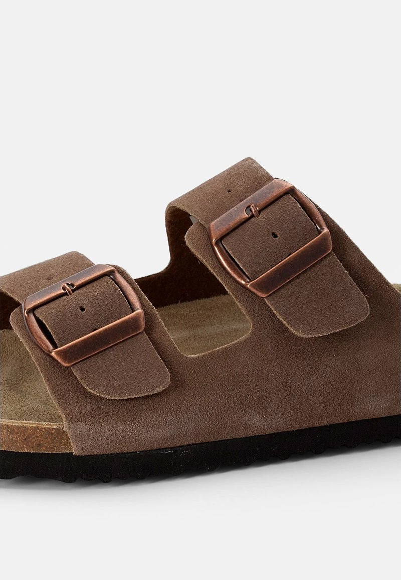 Pier One Unisexo LEATHER UNISEX - Sandalias Planas - Stone 8 Pier One Unisexo LEATHER UNISEX - Sandalias Planas - Stone - Imagen 6