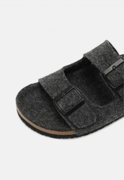 Pier One Unisexo UNISEX - Sandalias Planas - Dark Grey 15 Pier One Unisexo UNISEX - Sandalias Planas - Dark Grey -Ofertas Pier One Tienda 706a626ac2de49d8afb699aec387b4d3