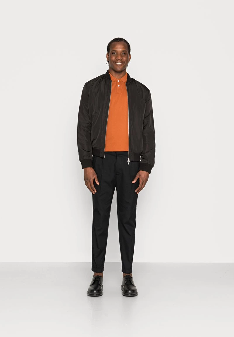 Pier One Polo - Cognac, Hombre 4 Pier One Polo - Cognac, Hombre - Imagen 2