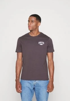 Pier One Hombre GRAPHIC T-SHIRT - Camiseta Estampada - Brown -Ofertas Pier One Tienda a245034dbcd1466eac8a29c6ddd3f5c9