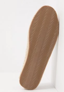 Pier One Unisexo RENA ESPADRILLE UNISEX - Alpargatas - White/blue 17 Pier One Unisexo RENA ESPADRILLE UNISEX - Alpargatas - White/blue -Ofertas Pier One Tienda a3f9bba8aadb474d8762d9aae98395a0