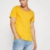 Pier One Hombre Camiseta Básica - Light Yellow