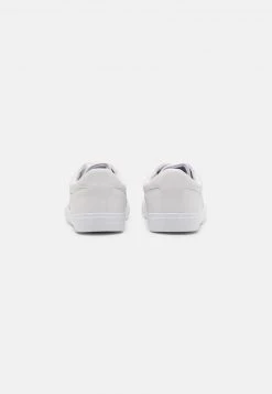 Pier One Unisexo UNISEX - Zapatillas - White -Ofertas Pier One Tienda ab2d968d12ef411eaf85c794f39aa13a