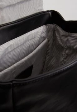 Pier One Unisexo UNISEX - Mochila - Black -Ofertas Pier One Tienda ac05b5fe66b449b29f880aa1940a19a9