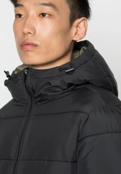 Pier One Hombre BASIC PUFFER JACKET WITH CONTRAST HOOD - Chaqueta De Invierno - Black/olive -Ofertas Pier One Tienda ac45dd429b7349d1b1c00897ccebcc8a