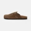 Pier One Unisexo Sandalias Planas - Brown 2 Pier One Unisexo Sandalias Planas - Brown -Ofertas Pier One Tienda b02be3dc60974391b284f11567dcb3a1