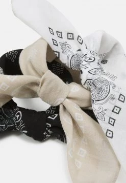 Pier One Unisexo BANDANA UNISEX 3 PACK - Pañuelo - Black/white/beige -Ofertas Pier One Tienda c2ede95d3e4443e6ac8cd75fce932acc
