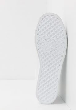 Pier One Unisexo UNISEX - Zapatillas Altas - White -Ofertas Pier One Tienda c3351a79f8ca4ce18346fc39e69d6d1f