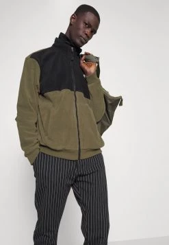 Pier One Hombre Forro Polar - Black/olive 11 Pier One Hombre Forro Polar - Black/olive -Ofertas Pier One Tienda c80b115cb8da4237871889c2536d8abe