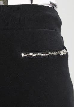 Pier One Hombre BIKER JOGGER - Pantalones Deportivos - Black -Ofertas Pier One Tienda d14f4d3e23264a23856a525cf94a989d