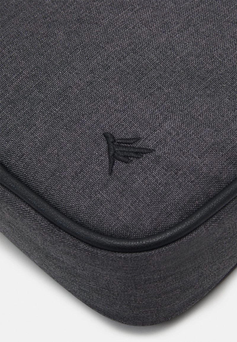 Pier One Hombre Bandolera - Grey 6 Pier One Hombre Bandolera - Grey - Imagen 4