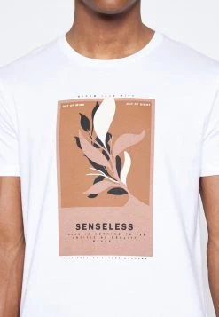 Pier One Hombre LEAF PRINT GRAPHIC T-SHIRT - Camiseta Estampada - White -Ofertas Pier One Tienda d74d1b566ca849cea1eb87163b10e22b