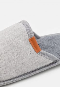 Pier One Hombre Pantuflas - Grey 13 Pier One Hombre Pantuflas - Grey -Ofertas Pier One Tienda dc9234e621894993a486f39939241a50