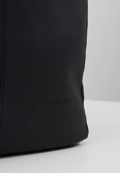 Pier One Unisexo Mochila - Black -Ofertas Pier One Tienda e48730ff3c4a4f3c804ee2518b0985b3