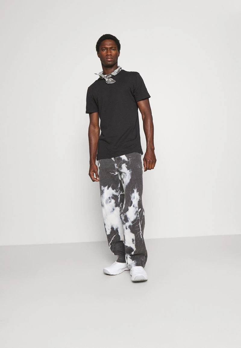 Pier One Hombre 3 PACK - Camiseta Básica - Black/mottled Dark Grey/bordeaux 3 Pier One Hombre 3 PACK - Camiseta Básica - Black/mottled Dark Grey/bordeaux