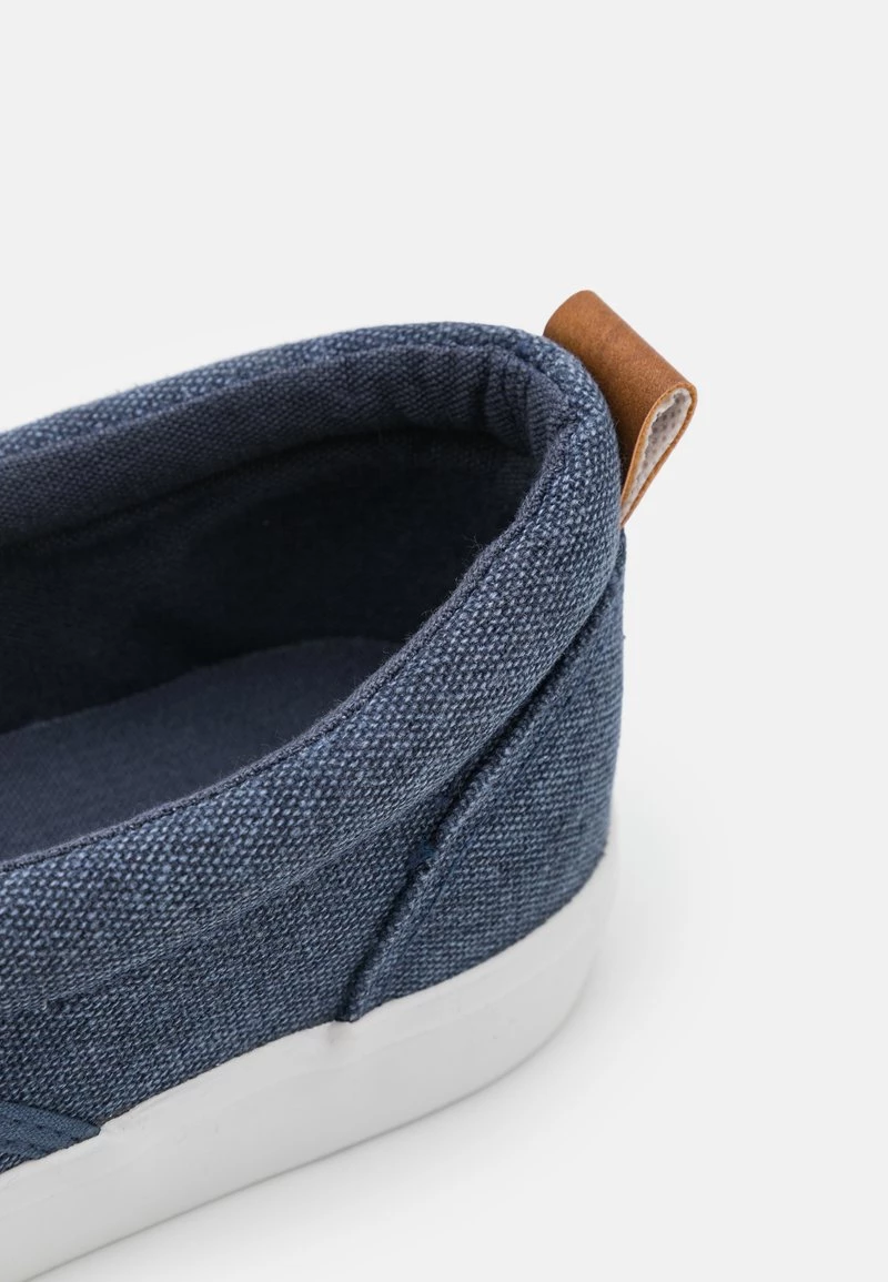 Pier One Unisexo UNISEX - Zapatillas - Blue Denim 8 Pier One Unisexo UNISEX - Zapatillas - Blue Denim - Imagen 6