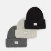 Pier One Unisexo 3 PACK UNISEX - Gorro - Black/dark Grey/off-white -Ofertas Pier One Tienda f7e664873d7a4e8981097777ebd53a69